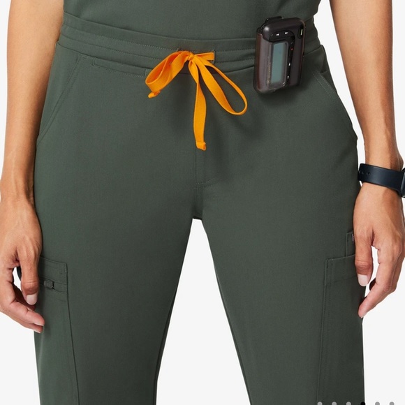 Figs Yola Regular Small Moss Scrub Pants - Picture 4 of 4